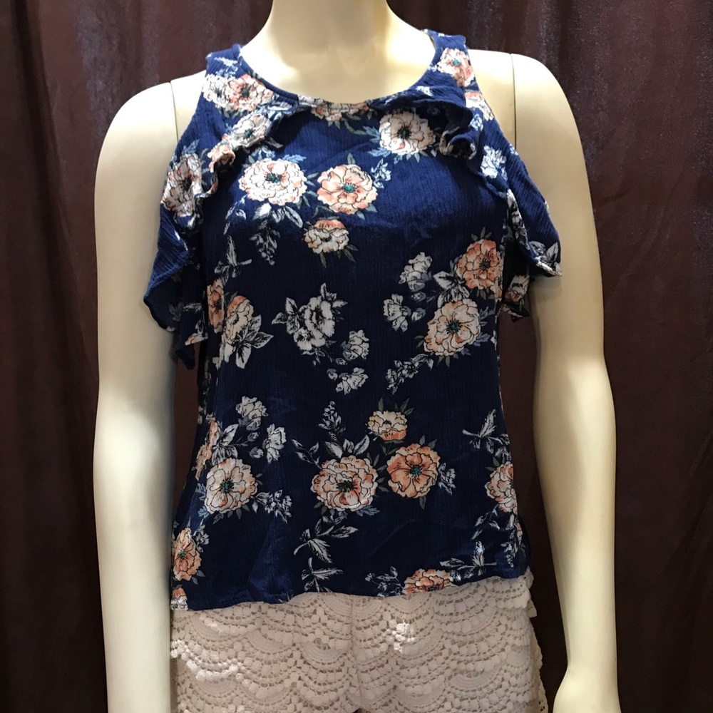 Shoulder cut out summer top